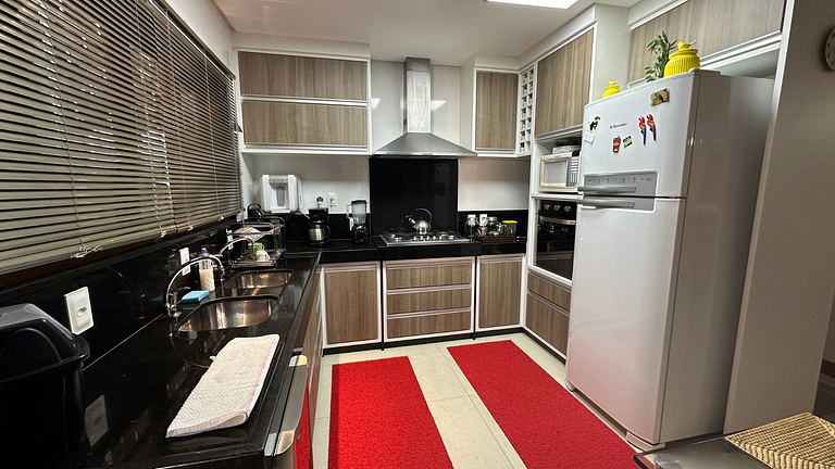 Spacious house for up to 19 people, 5 minutes from the beach