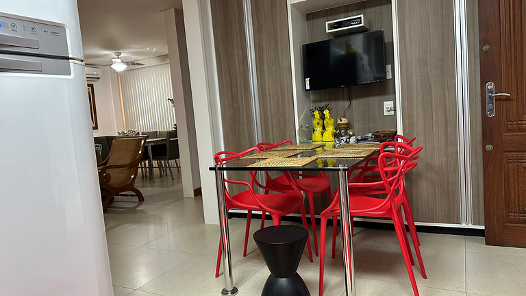 Spacious house for up to 19 people, 5 minutes from the beach