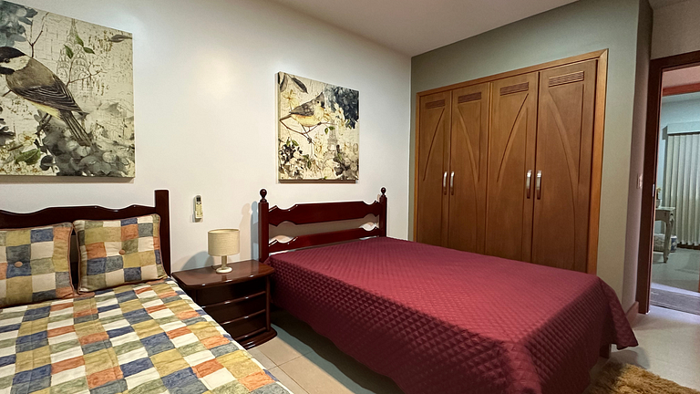 Spacious house for up to 19 people, 5 minutes from the beach