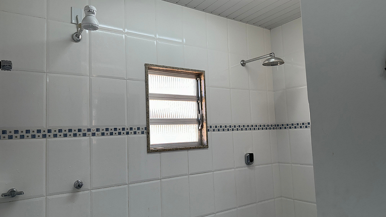 Spacious house for up to 19 people, 5 minutes from the beach