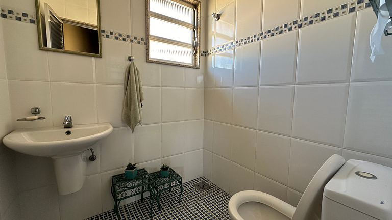 Spacious house for up to 19 people, 5 minutes from the beach