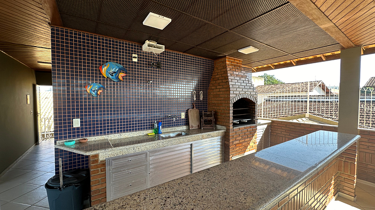 Spacious house for up to 19 people, 5 minutes from the beach