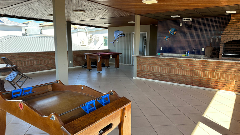 Spacious house for up to 19 people, 5 minutes from the beach