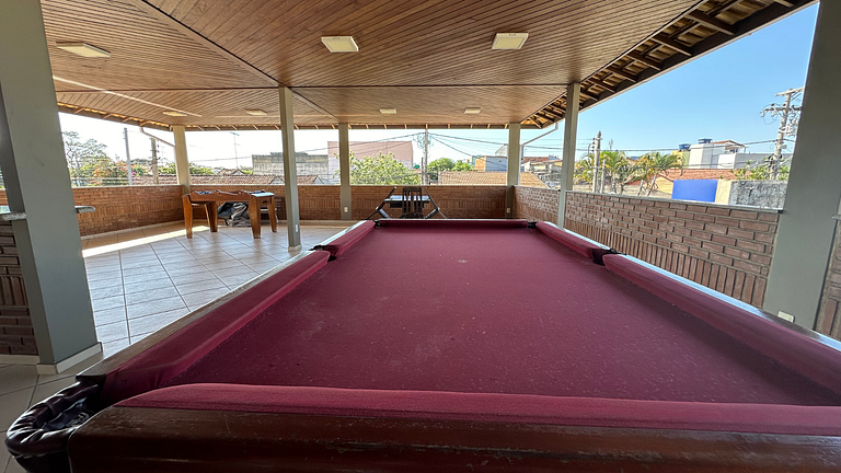 Spacious house for up to 19 people, 5 minutes from the beach