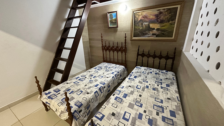 Spacious house for up to 19 people, 5 minutes from the beach