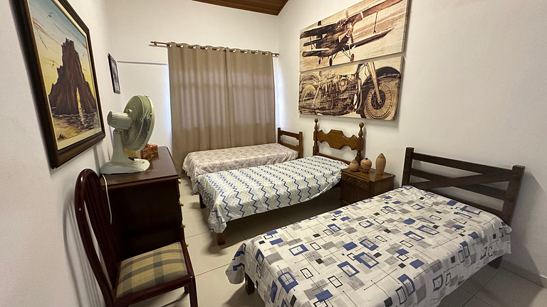 Spacious house for up to 19 people, 5 minutes from the beach