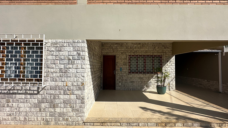 Spacious house for up to 19 people, 5 minutes from the beach