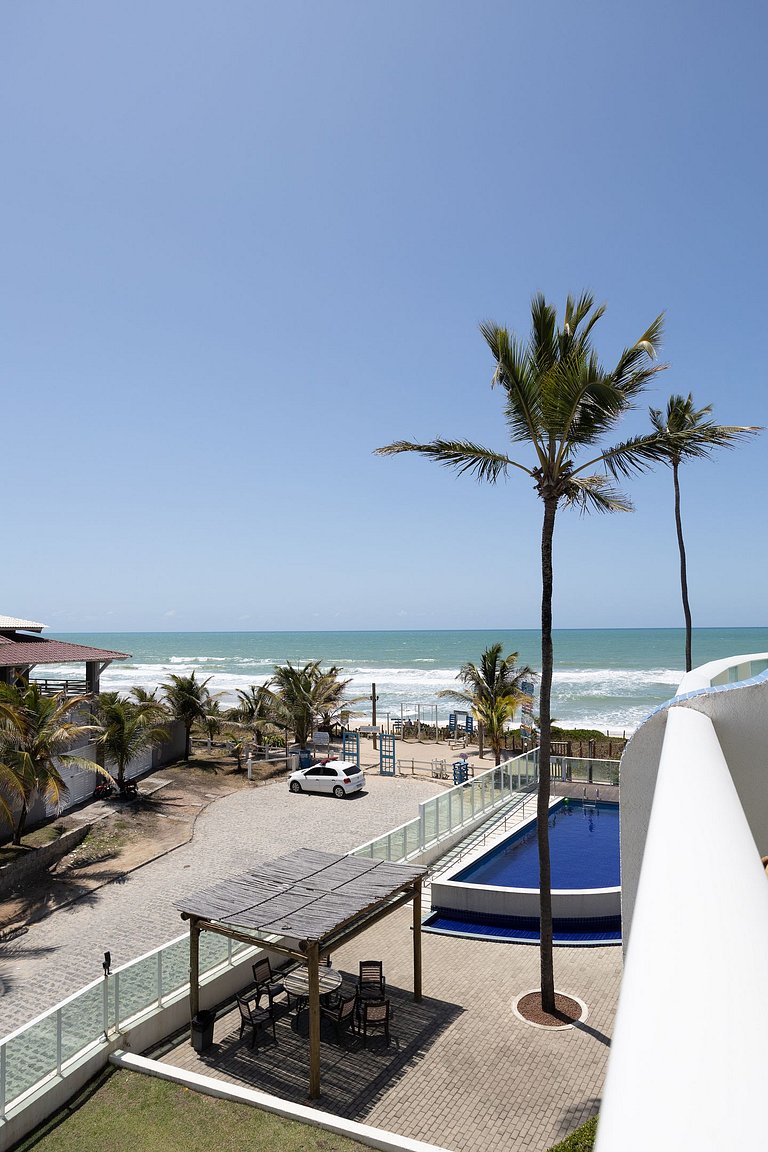 Luxury and comfort right on the beach in Barra de São Miguel