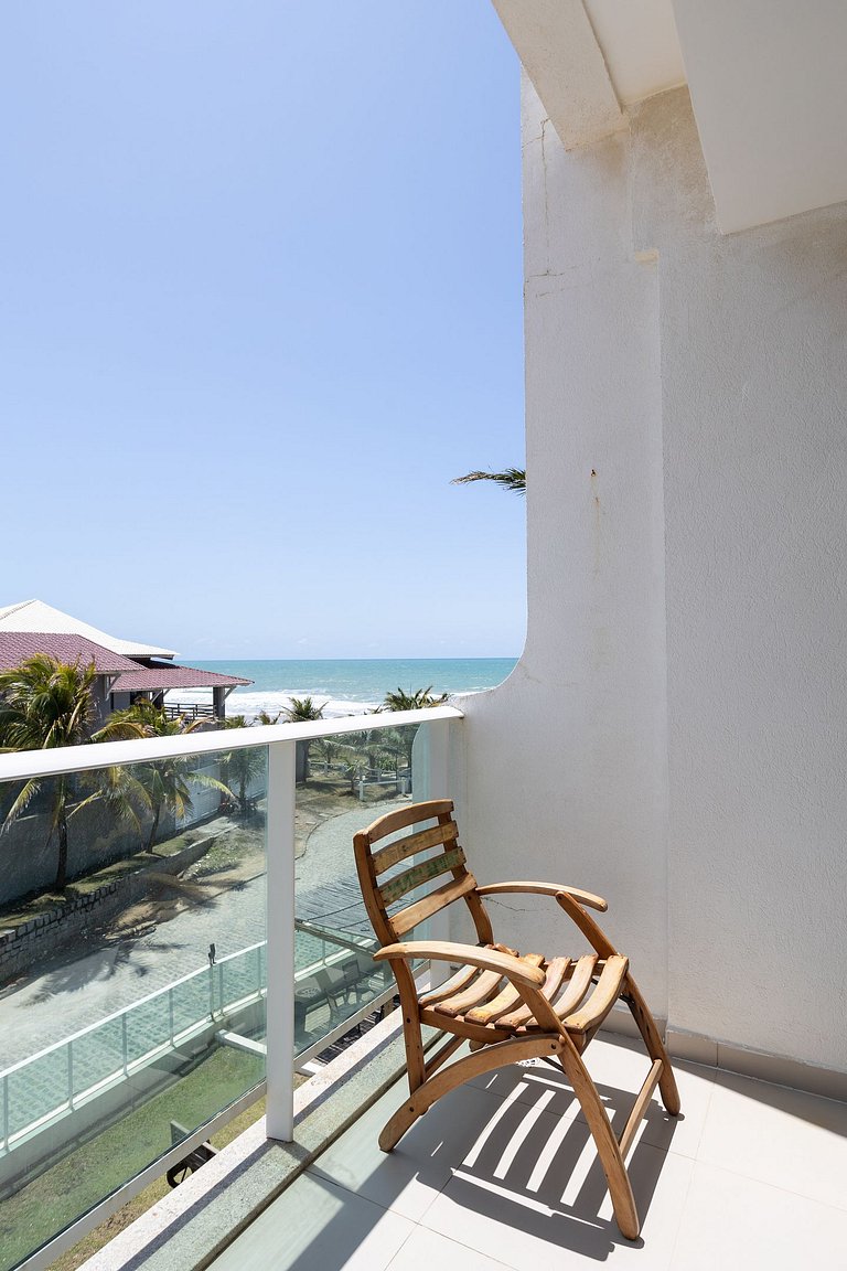 Luxury and comfort right on the beach in Barra de São Miguel
