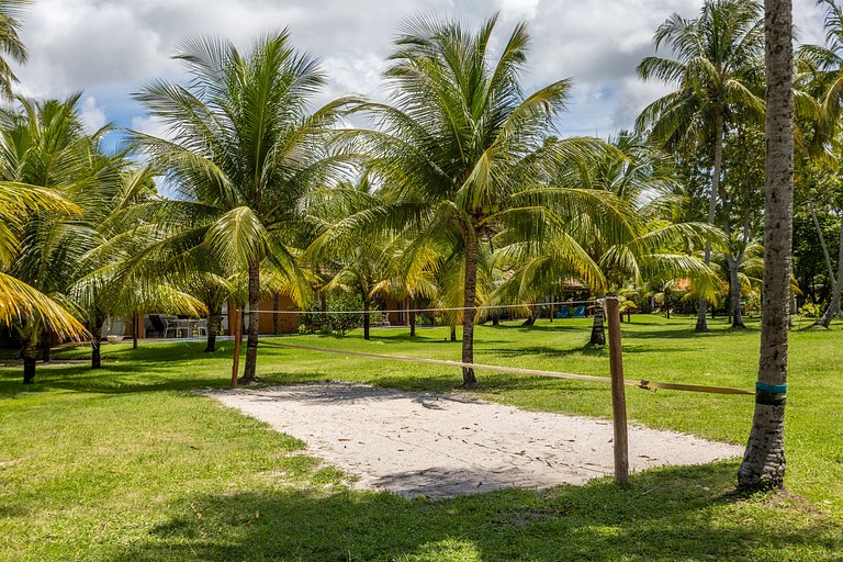 Exclusive Oceanfront Bungalow with Included Service Eco Reso