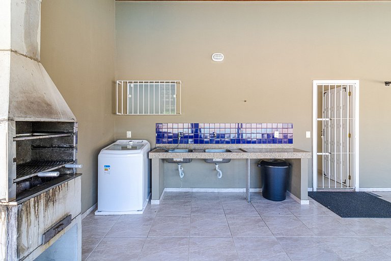 House with Pool and Barbecue at Praia Seca