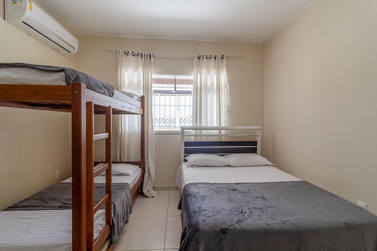 House with Pool and Barbecue at Praia Seca