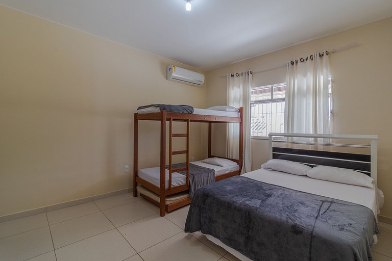 House with Pool and Barbecue at Praia Seca