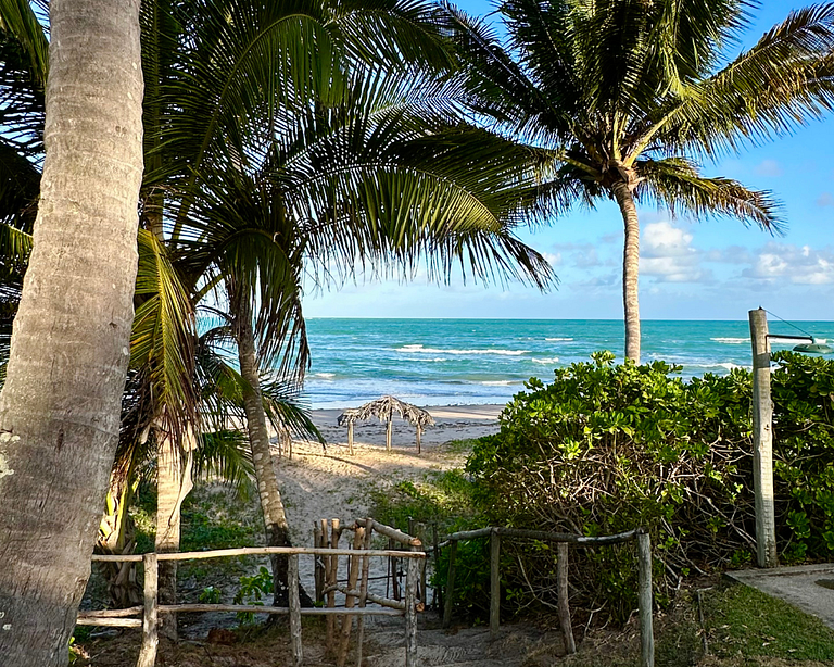 Vila Xié: Exclusive Beachfront Comfort in the Ecological Res