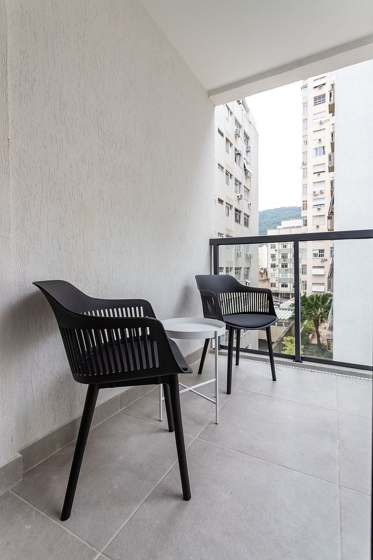 Cozy Apartment | Pool, Sauna & 350m from the Metro
