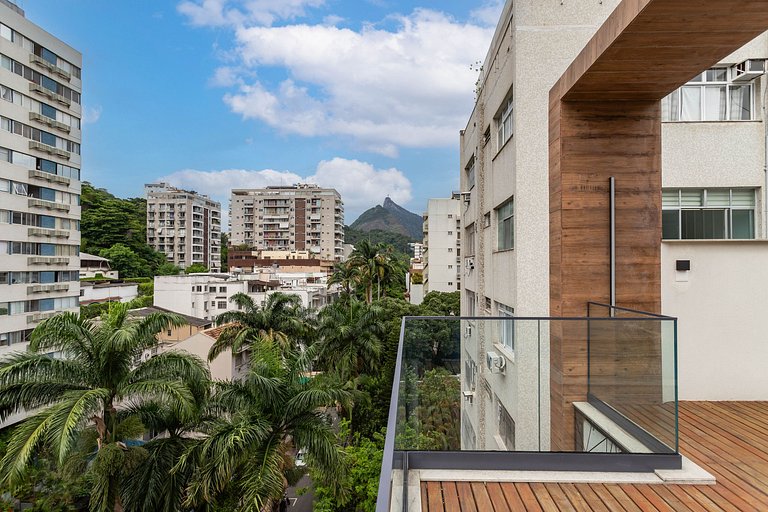 Cozy Apartment | Pool, Sauna & 350m from the Metro