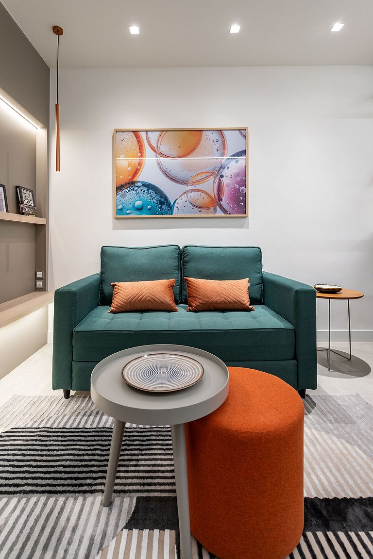 Cozy Apartment | Pool, Sauna & 350m from the Metro