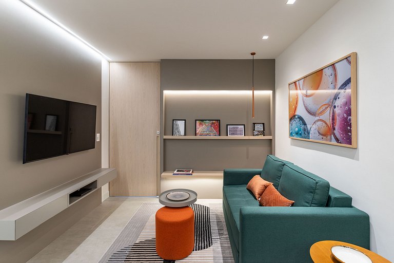 Cozy Apartment | Pool, Sauna & 350m from the Metro