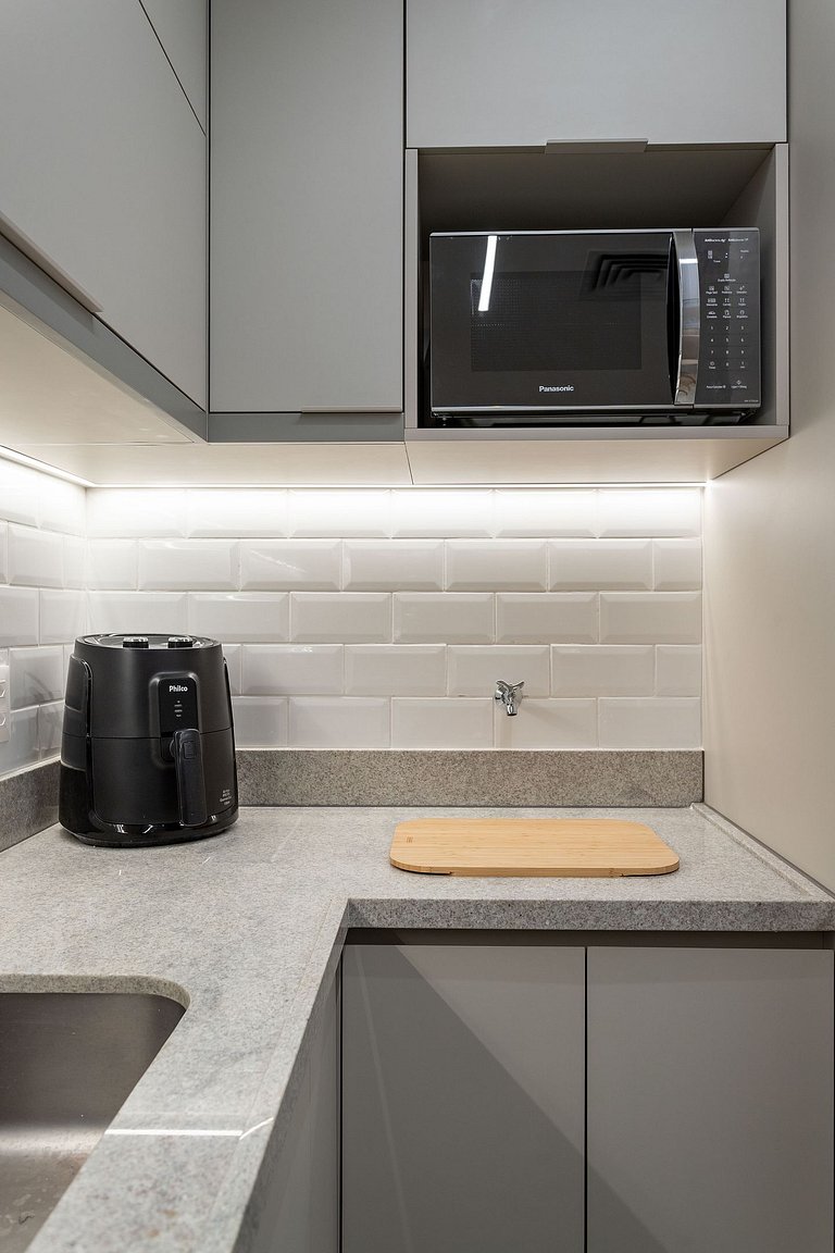 Cozy Apartment | Pool, Sauna & 350m from the Metro