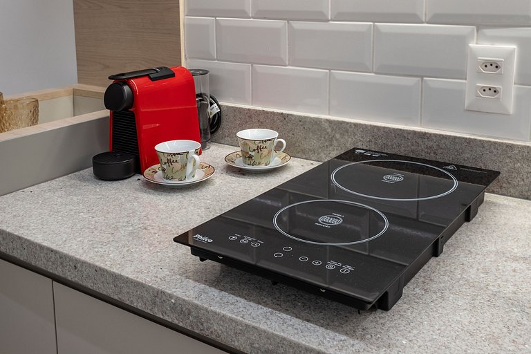 Cozy Apartment | Pool, Sauna & 350m from the Metro