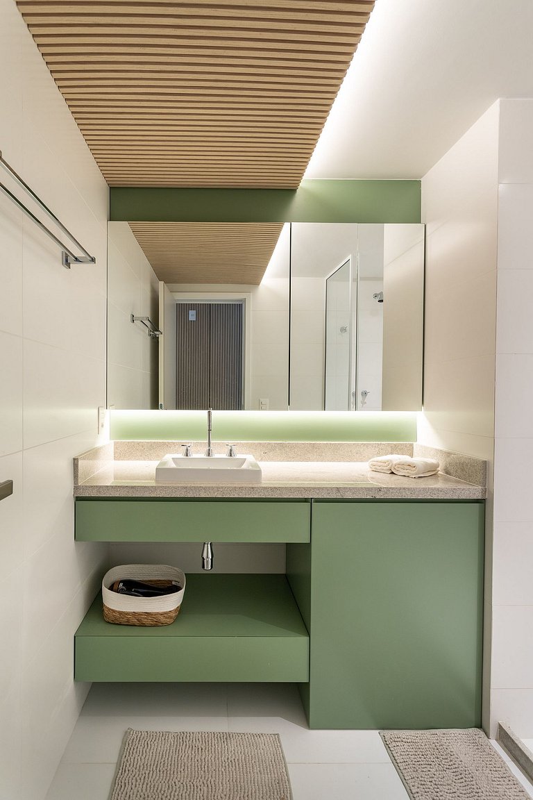 Cozy Apartment | Pool, Sauna & 350m from the Metro