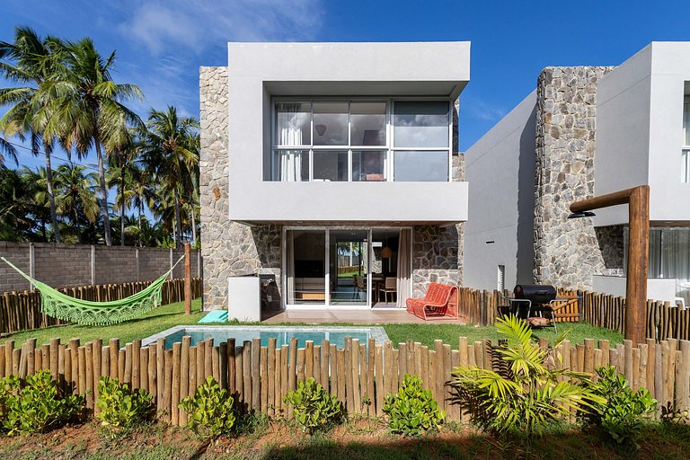 Casa de luxo no condomínio pé na areia na Praia Marceneiro