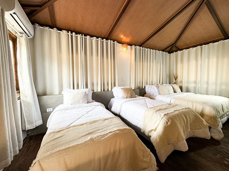 Casa pé-na-areia c/ piscina e serviço incluído Japaratinga