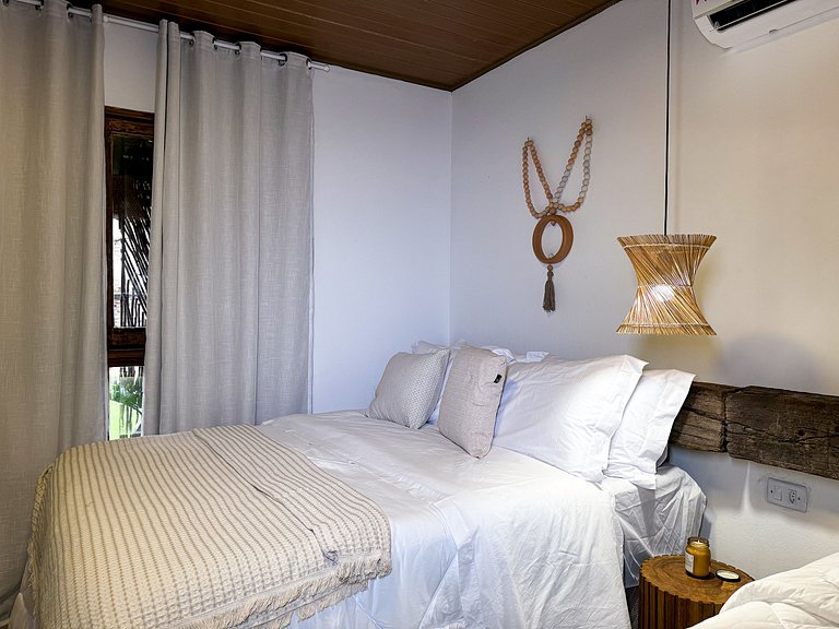 Casa pé-na-areia c/ piscina e serviço incluído Japaratinga