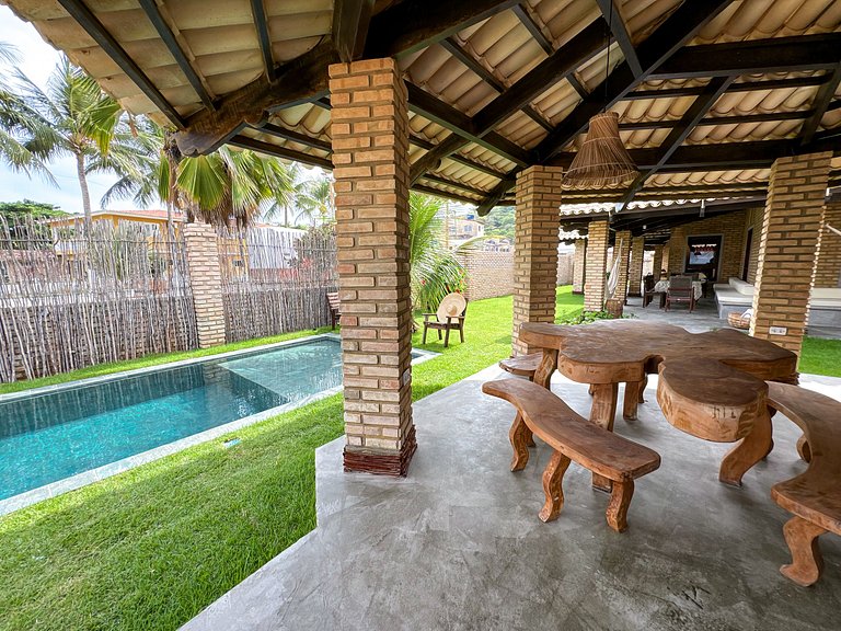 Casa pé-na-areia c/ piscina e serviço incluído Japaratinga