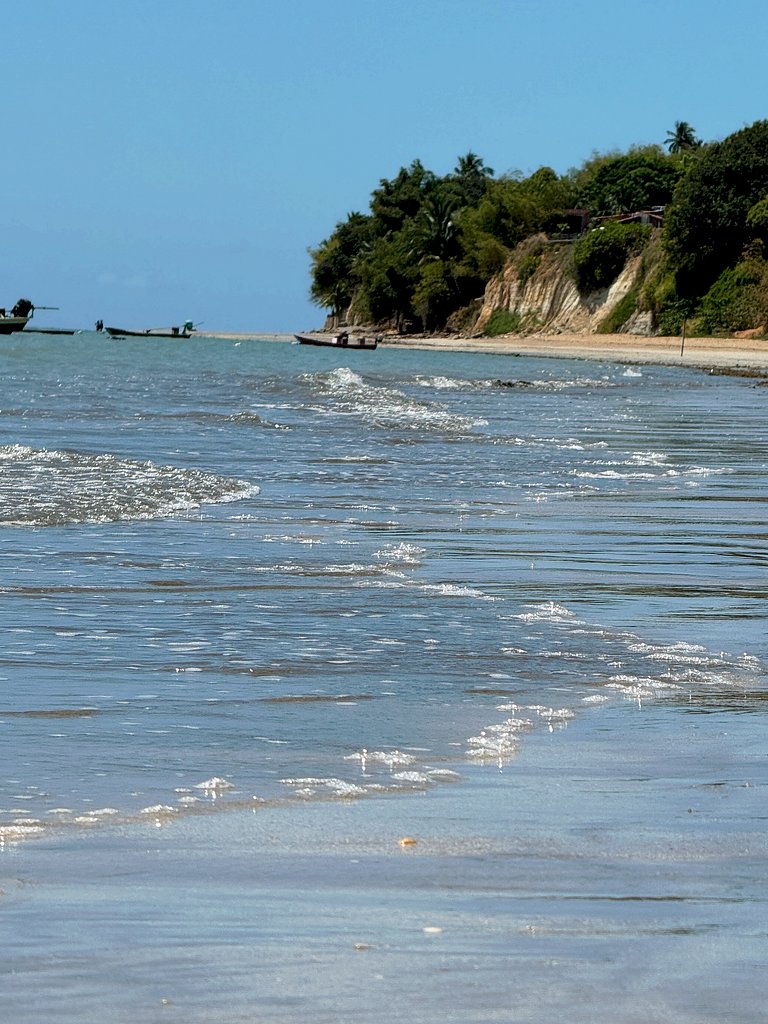 Casa pé-na-areia c/ piscina e serviço incluído Japaratinga