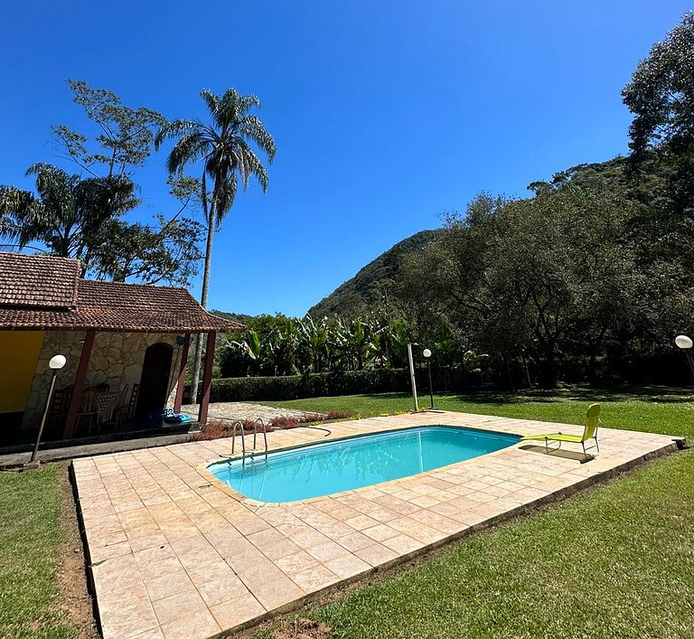 Cozy Farmhouse with Pool in Bom Jardim