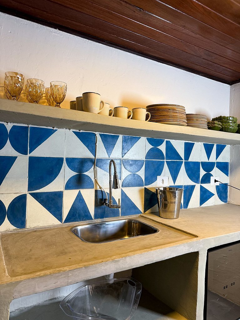 Beachfront House with Pool and Barbecue in Japaratinga