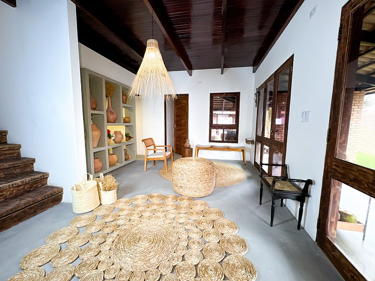 Beachfront House with Pool and Barbecue in Japaratinga