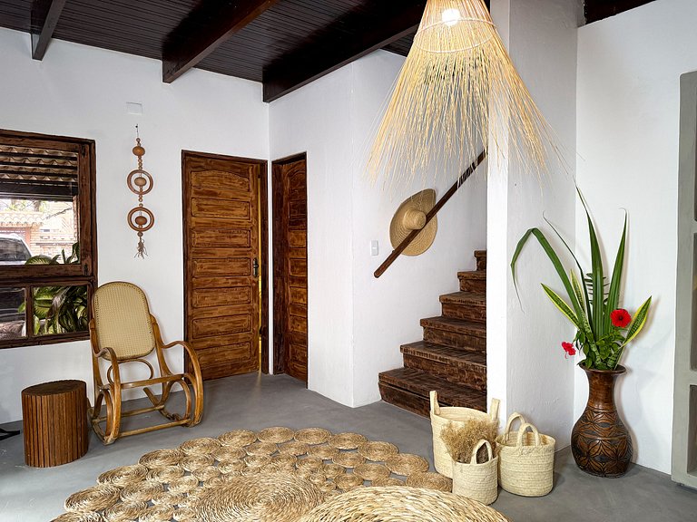 Beachfront House with Pool and Barbecue in Japaratinga