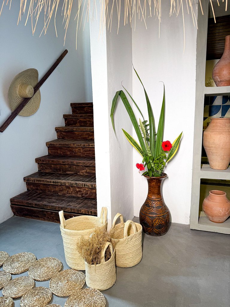 Beachfront House with Pool and Barbecue in Japaratinga