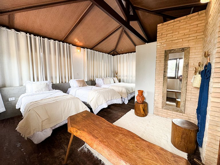 Beachfront House with Pool and Barbecue in Japaratinga