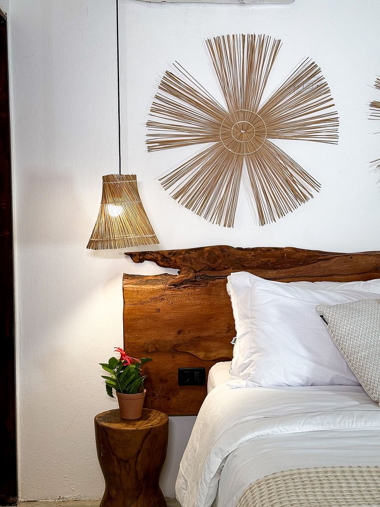 Beachfront House with Pool and Barbecue in Japaratinga