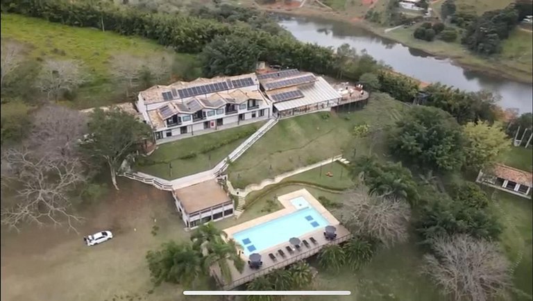Igaratá: refúgio em meio a natureza com piscina