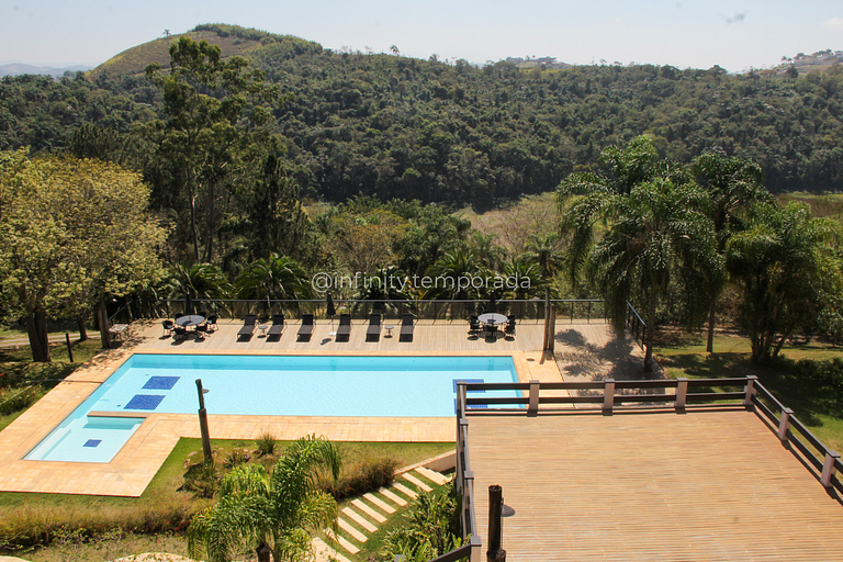 Igaratá Retreat Surrounded by Nature with Pool