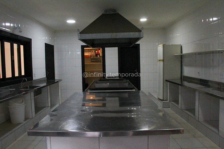 Igaratá: refúgio em meio a natureza com piscina