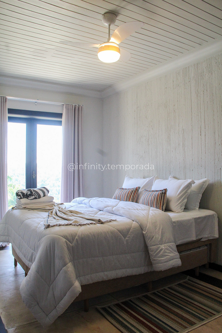 Igaratá Retreat Surrounded by Nature with Pool