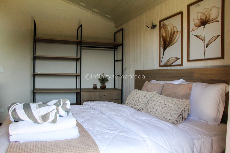 Igaratá Retreat Surrounded by Nature with Pool