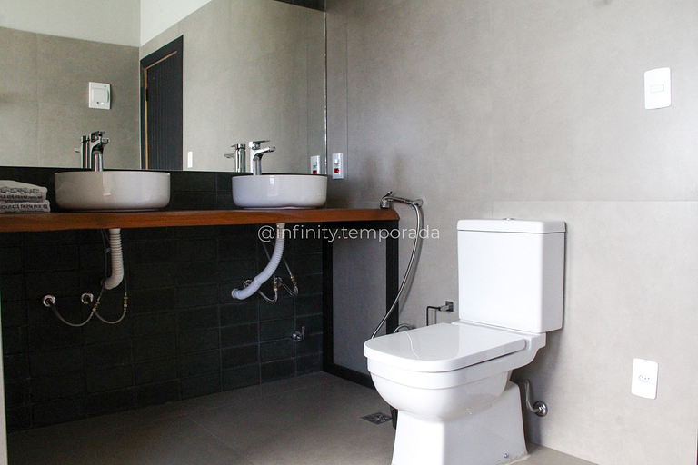 Igaratá Retreat Surrounded by Nature with Pool