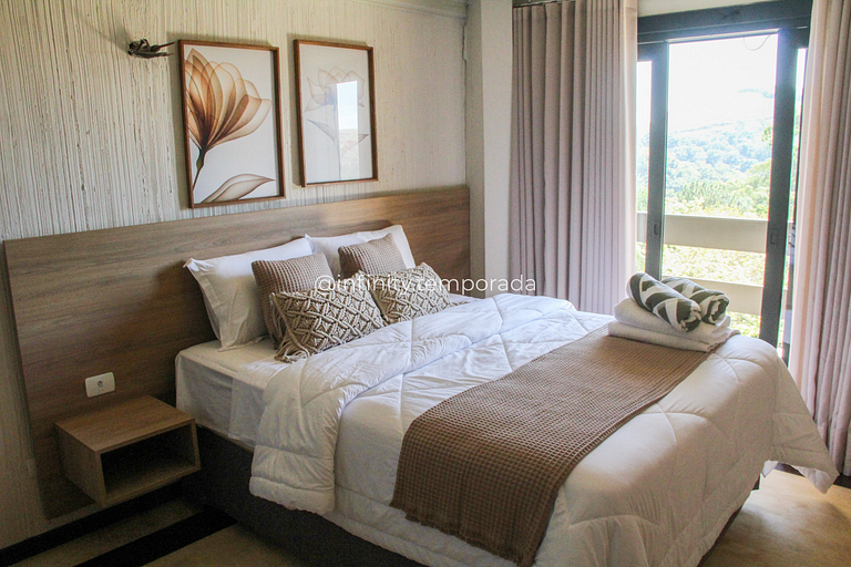 Igaratá Retreat Surrounded by Nature with Pool