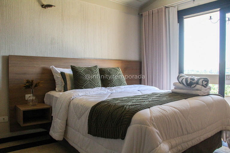 Igaratá Retreat Surrounded by Nature with Pool