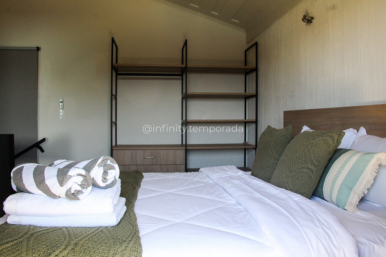 Igaratá Retreat Surrounded by Nature with Pool