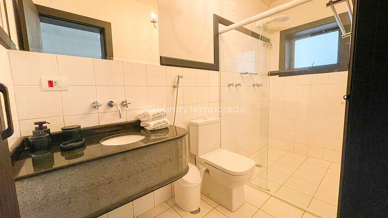 Igaratá Retreat Surrounded by Nature with Pool