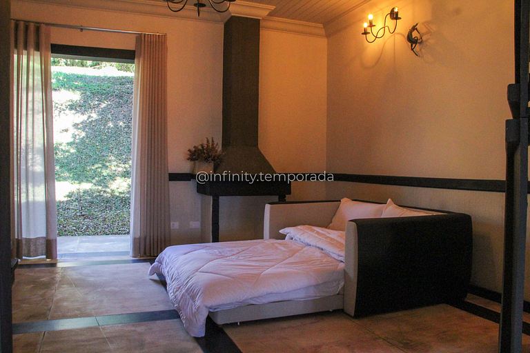 Igaratá Retreat Surrounded by Nature with Pool