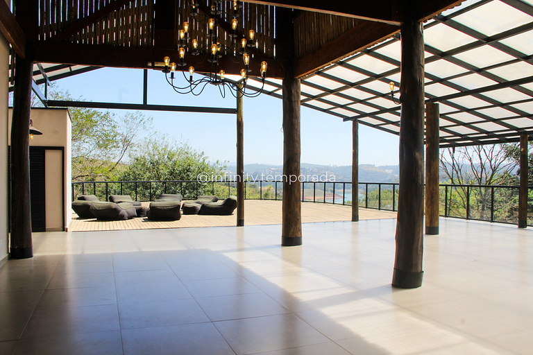 Igaratá Retreat Surrounded by Nature with Pool