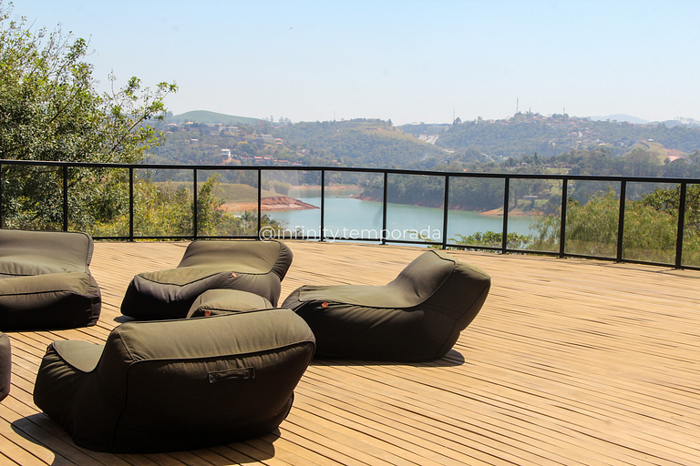 Igaratá Retreat Surrounded by Nature with Pool